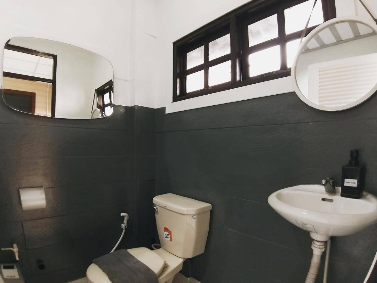 The Warehouse - Ayutthaya Apartment Bagian luar foto