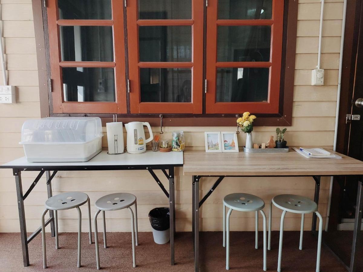 The Warehouse - Ayutthaya Apartment Bagian luar foto