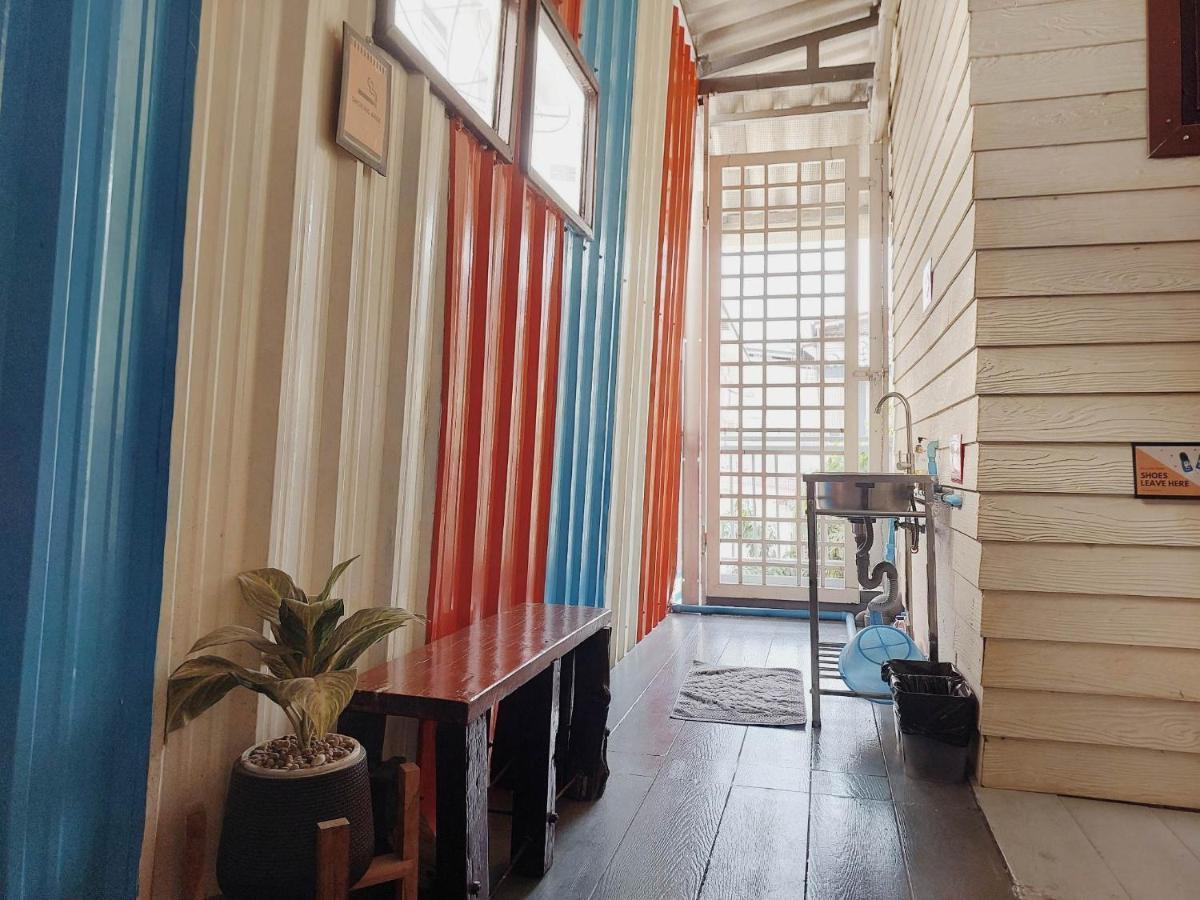 The Warehouse - Ayutthaya Apartment Bagian luar foto