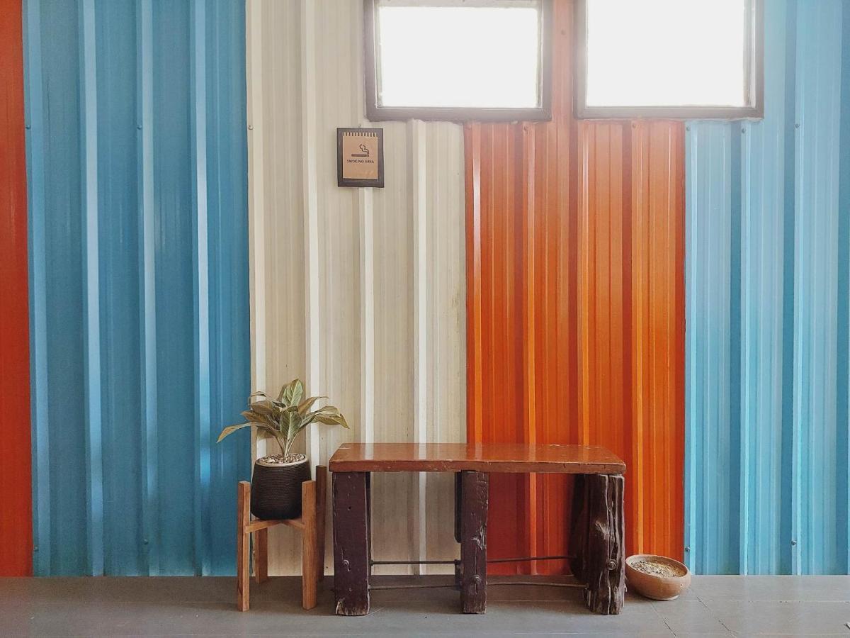The Warehouse - Ayutthaya Apartment Bagian luar foto