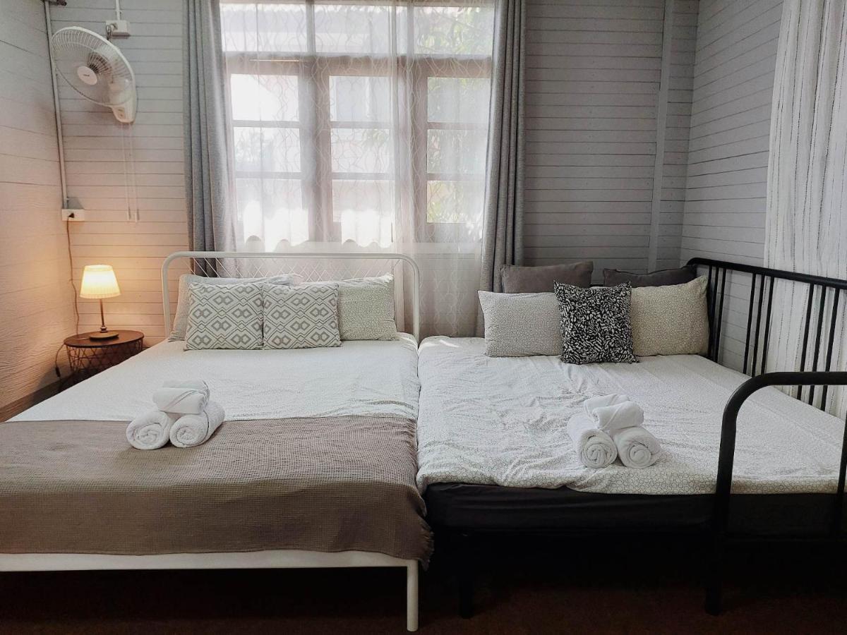 The Warehouse - Ayutthaya Apartment Bagian luar foto