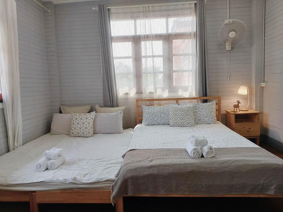The Warehouse - Ayutthaya Apartment Bagian luar foto