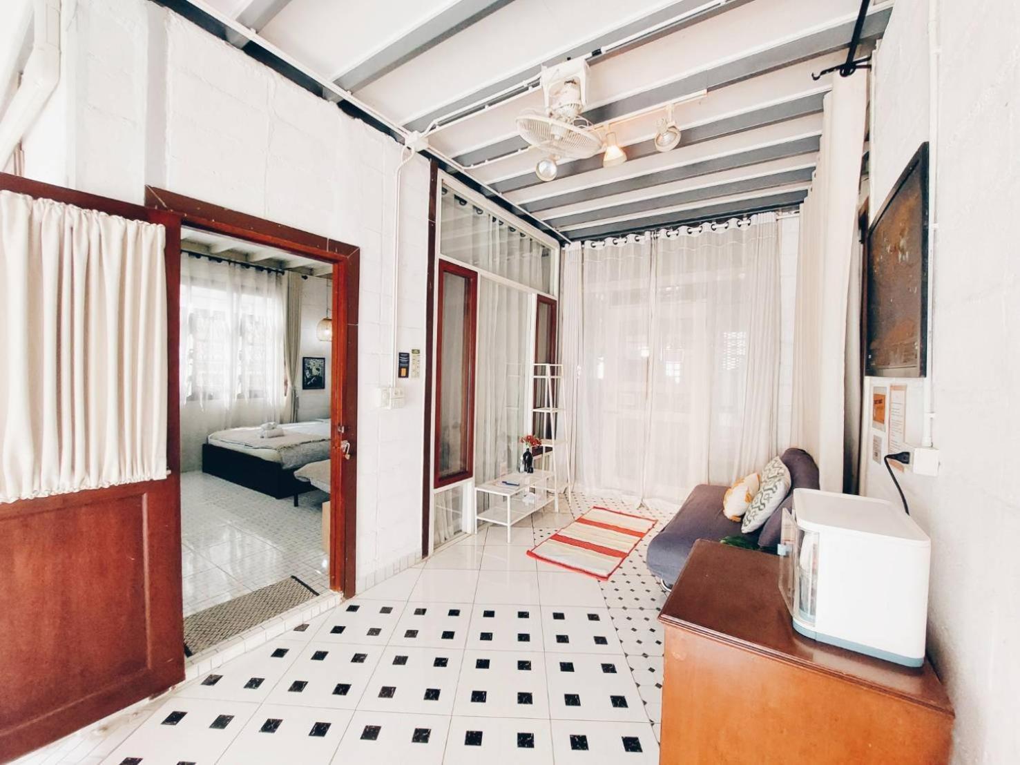 The Warehouse - Ayutthaya Apartment Bagian luar foto