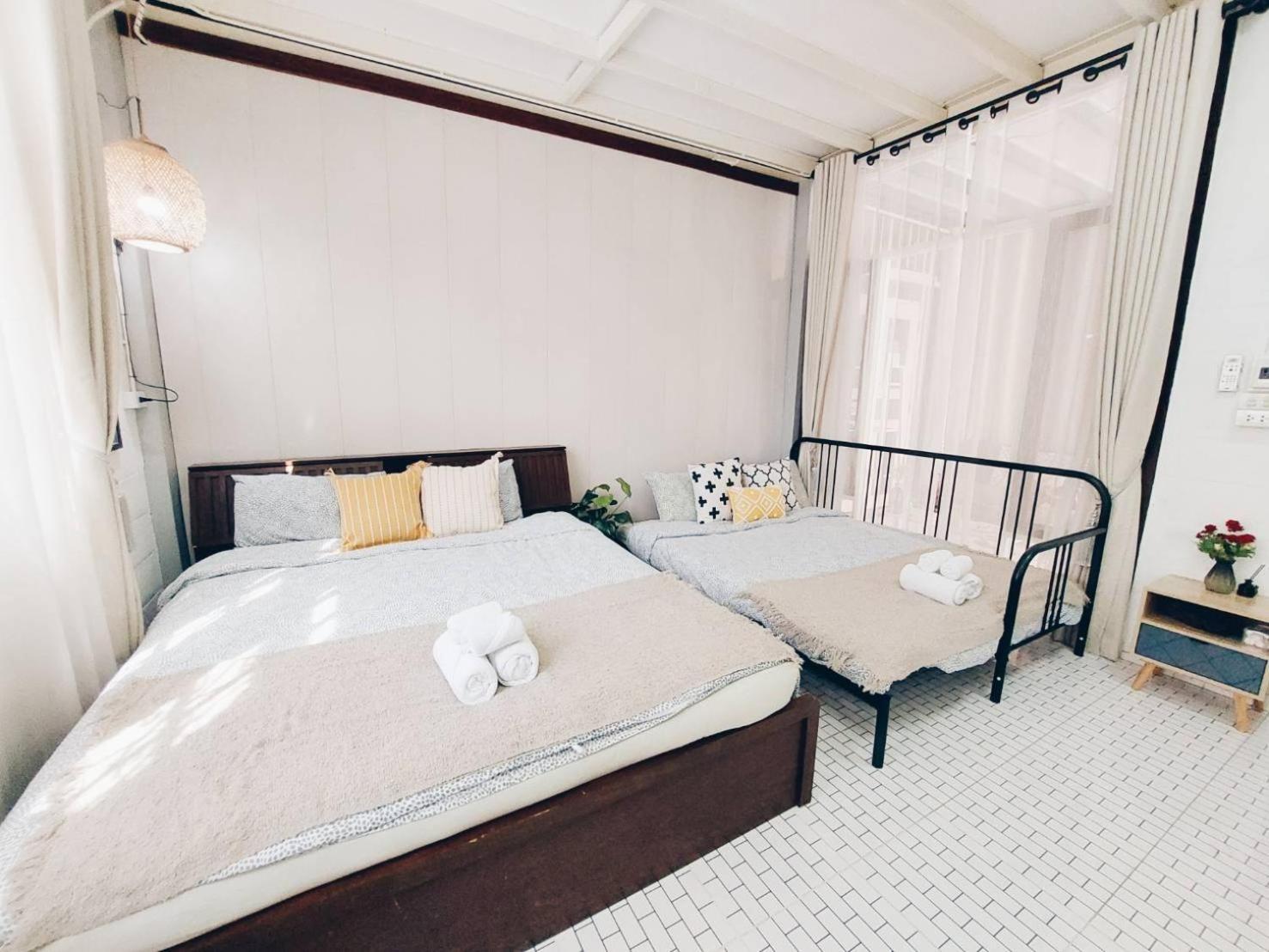 The Warehouse - Ayutthaya Apartment Bagian luar foto