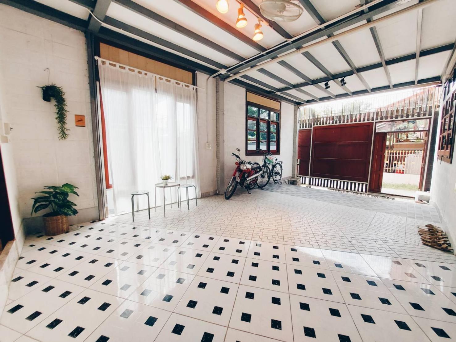 The Warehouse - Ayutthaya Apartment Bagian luar foto