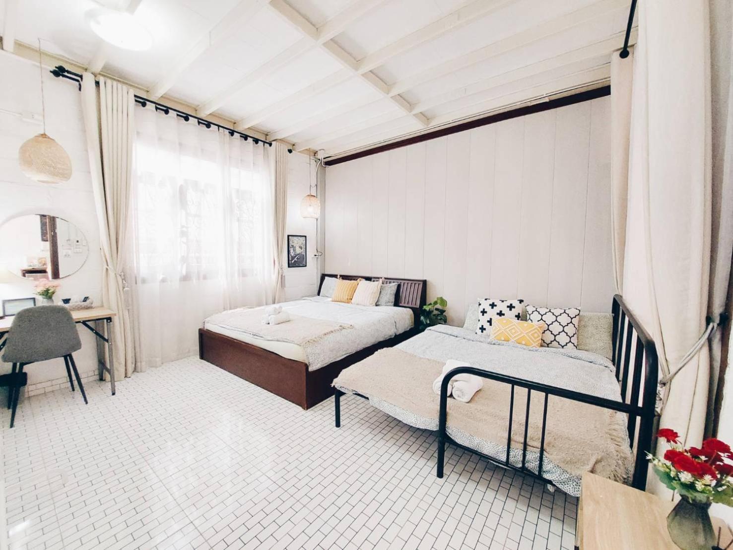 The Warehouse - Ayutthaya Apartment Bagian luar foto