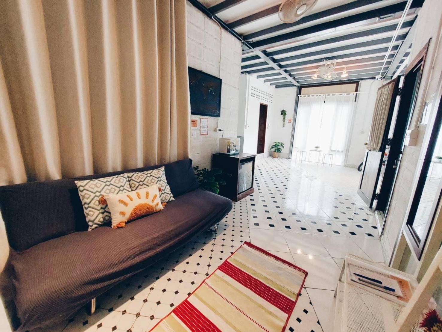 The Warehouse - Ayutthaya Apartment Bagian luar foto